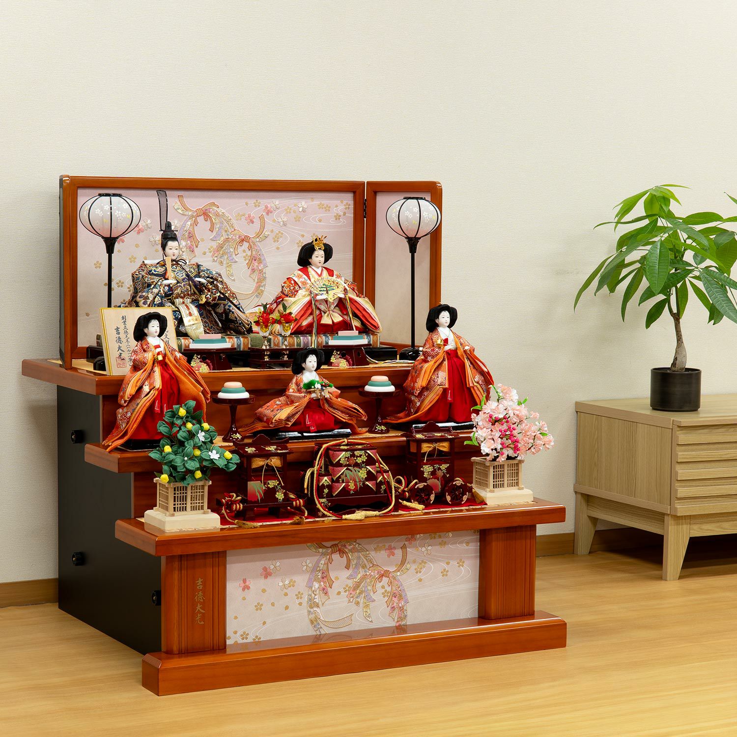 三段飾り 商品一覧 | 雛人形（ひな人形）・五月人形の吉徳