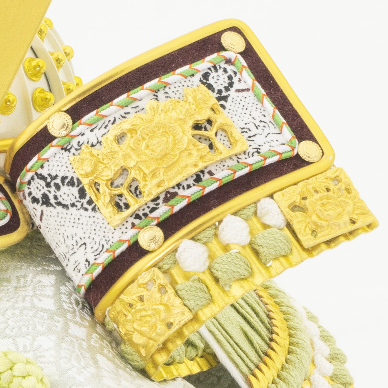 五月人形】正絹黄緑絲縅 兜8号「息吹き」床飾り | 雛人形（ひな人形