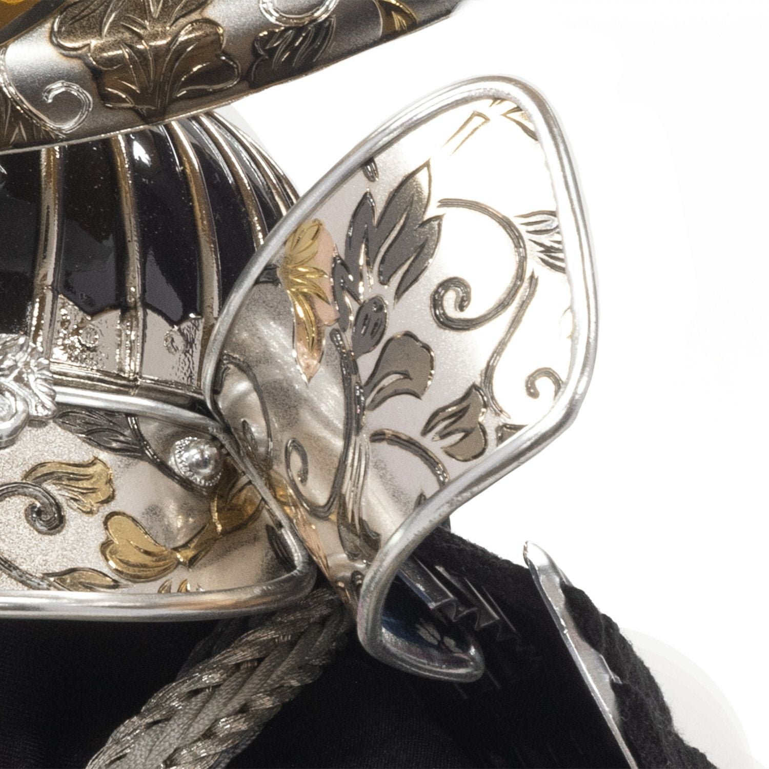 五月人形】黒絲縅 上杉謙信公 兜12号収納箱飾り | 雛人形（ひな人形