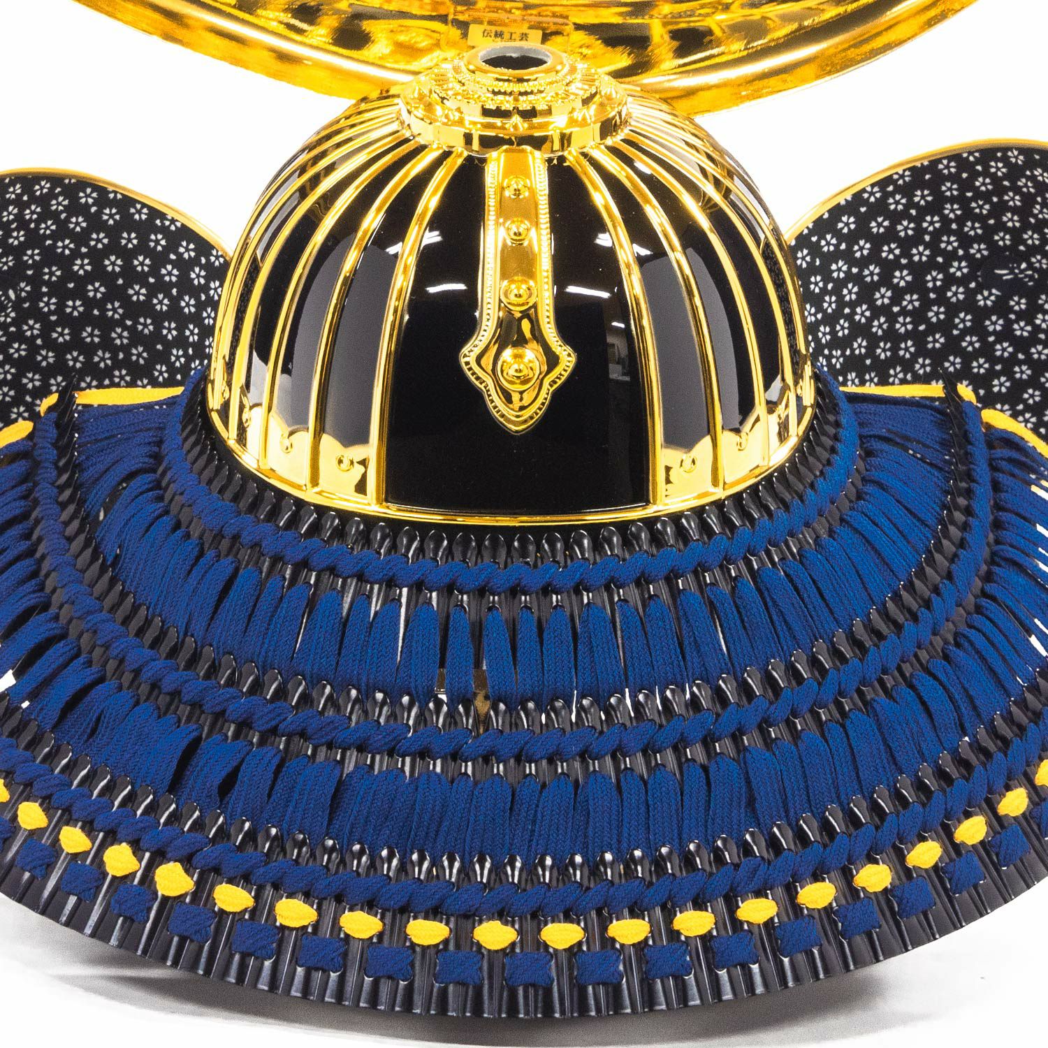 五月人形】紺絲縅 着用兜25号 伊達政宗公収納箱飾り | 雛人形