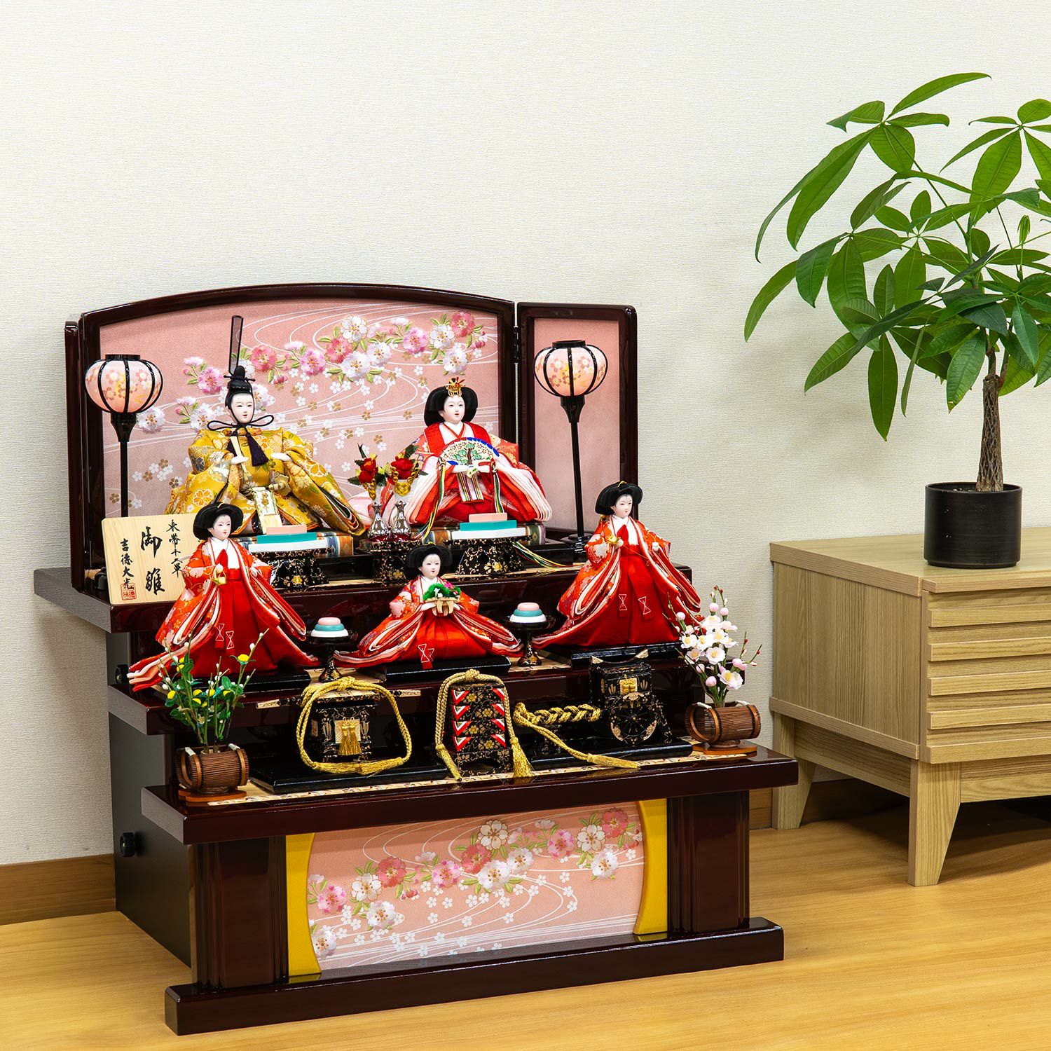 三段飾り 商品一覧 | 雛人形（ひな人形）・五月人形の吉徳
