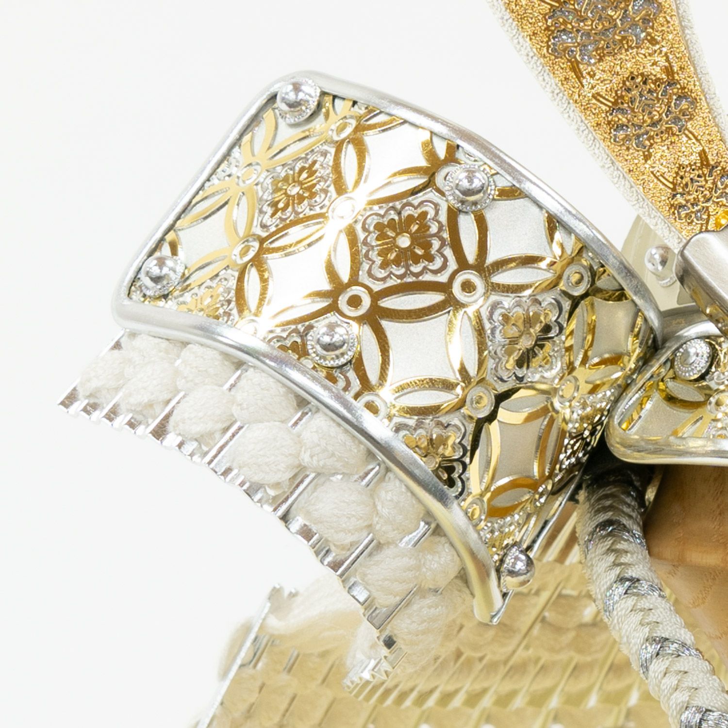 五月人形】兜7号収納箱飾り 楽 | 雛人形（ひな人形）・五月人形の吉徳