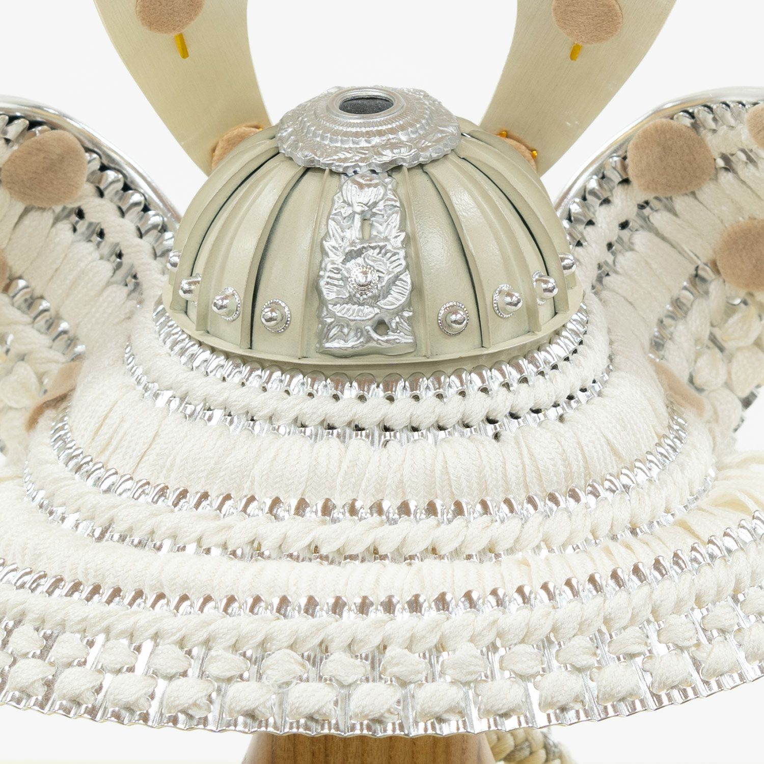 五月人形】兜7号収納箱飾り 楽 | 雛人形（ひな人形）・五月人形の吉徳