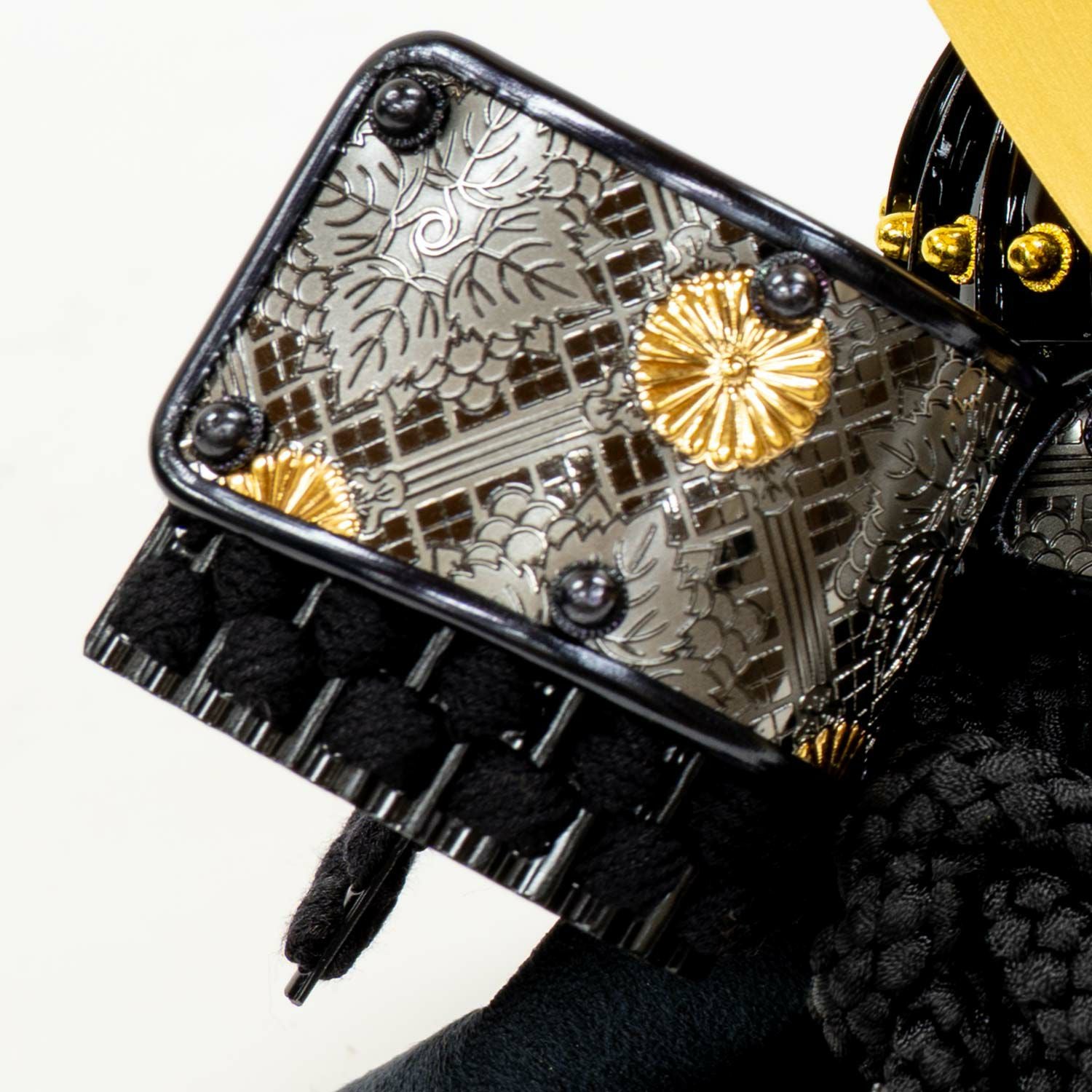 五月人形】黒絲縅 大鍬形 「黎」 兜 7号収納箱飾り | 雛人形（ひな人形