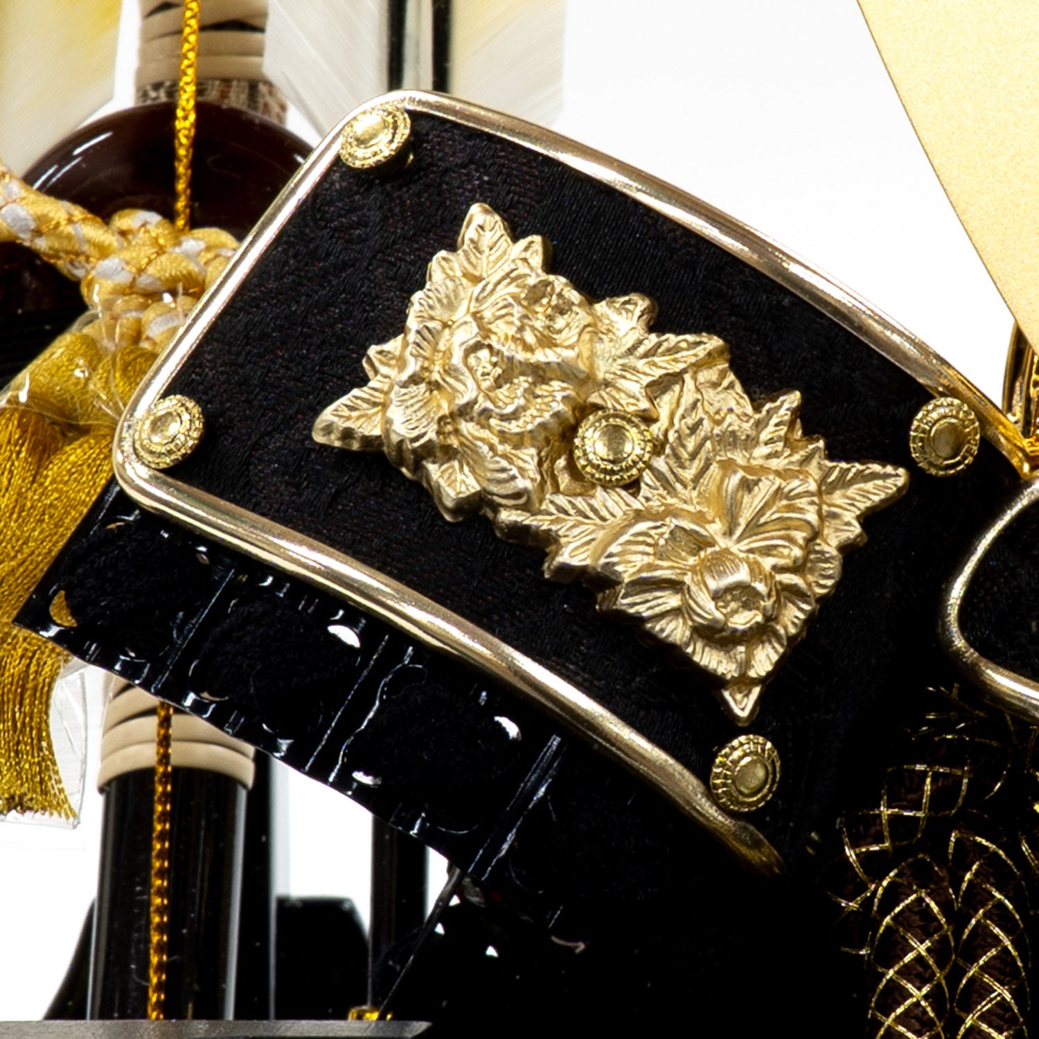 五月人形】兜5号ケース入り飾り | 雛人形（ひな人形）・五月人形の吉徳