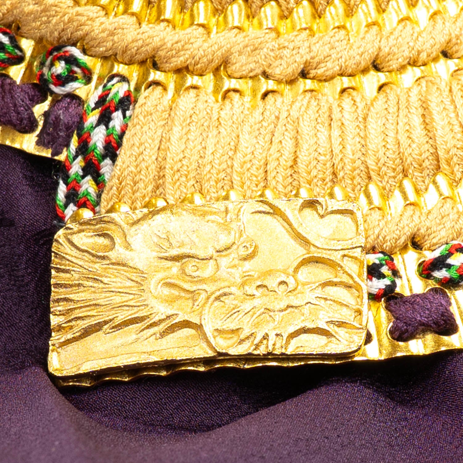 五月人形】正絹緋絲縅 純金箔押兜6号収納箱飾り | 雛人形（ひな人形