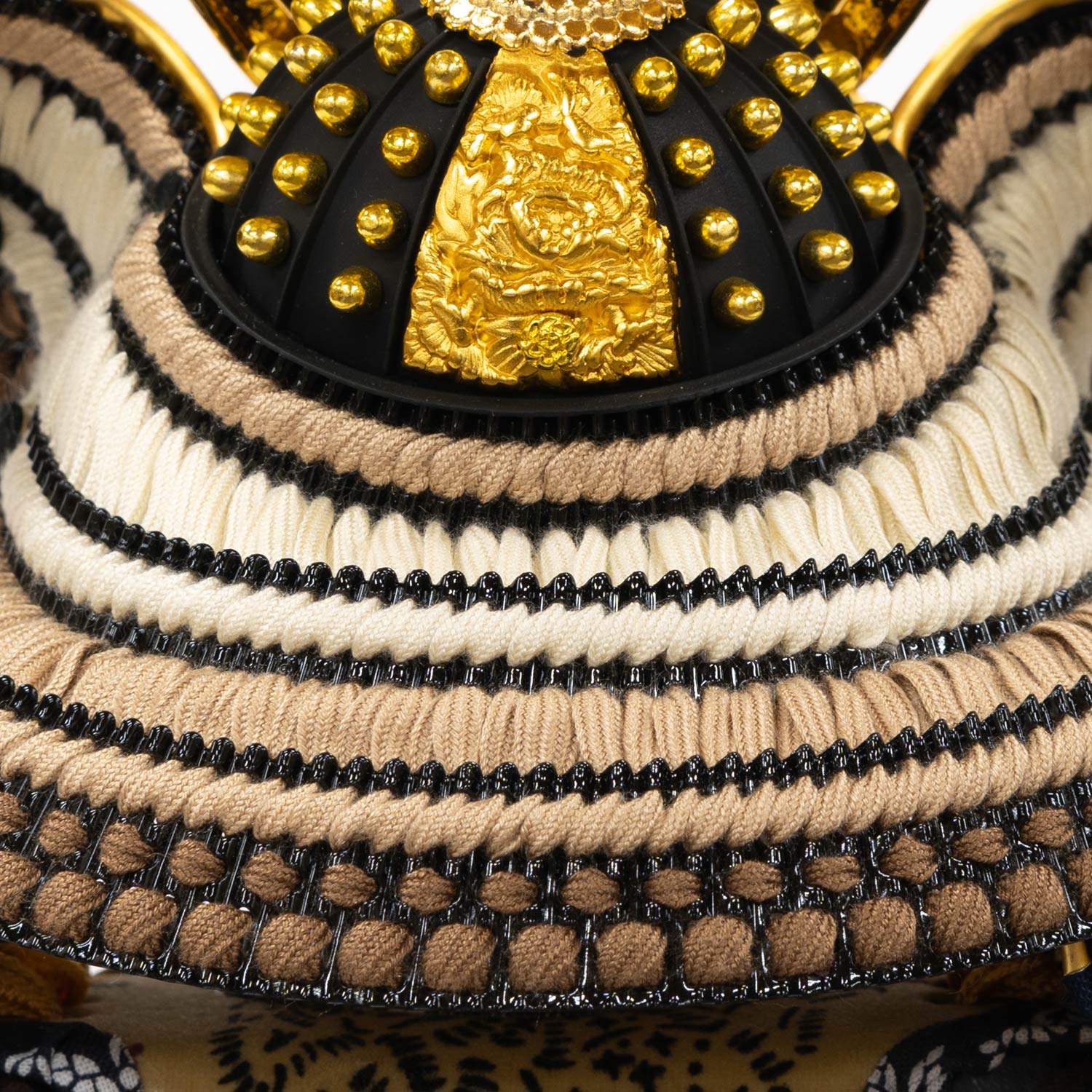五月人形】正絹茶絲裾濃縅 鎧5号床飾り 雄山作 | 雛人形（ひな人形