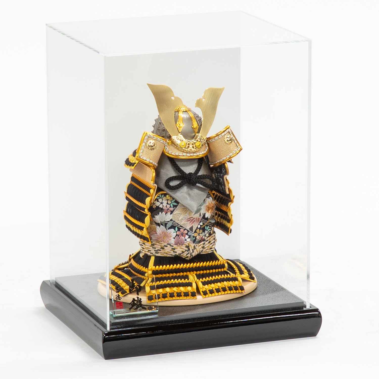 五月人形】黒絲縅 奉納鎧ケース入り飾り | 雛人形（ひな人形）・五月